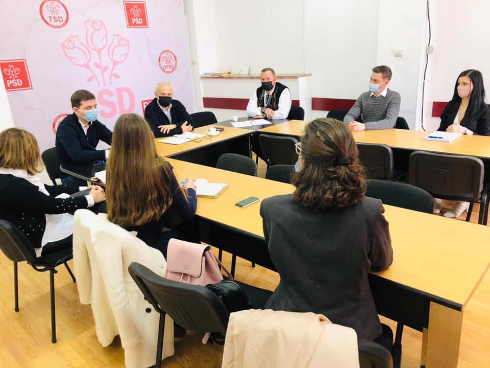 Reprezentanții elevilor din Alba s-au întâlnit cu membri ai Partidului Social Democrat Alba